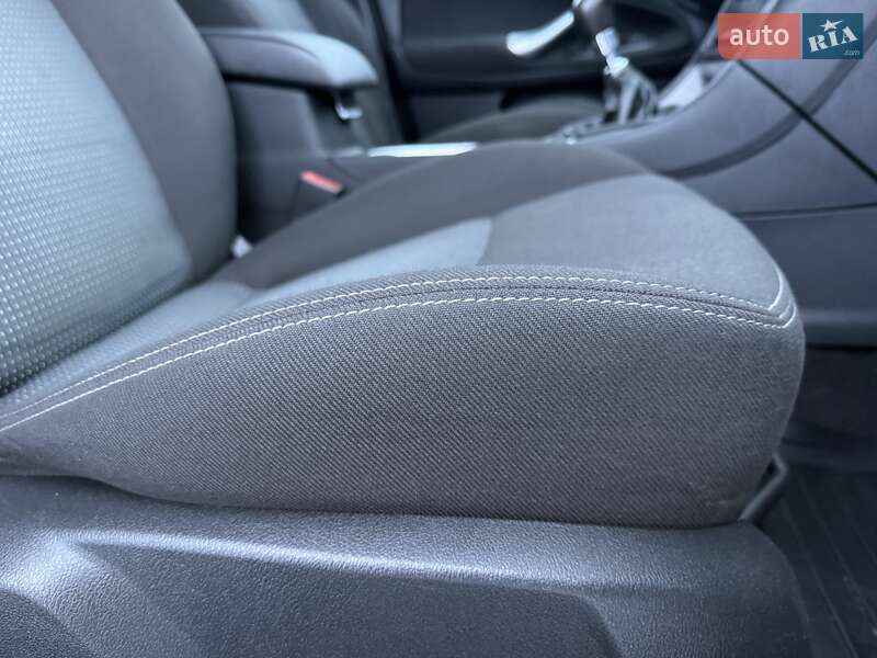 Седан Ford Mondeo 2010 в Ровно