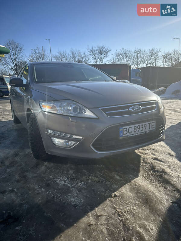 Седан Ford Mondeo 2013 в Львове