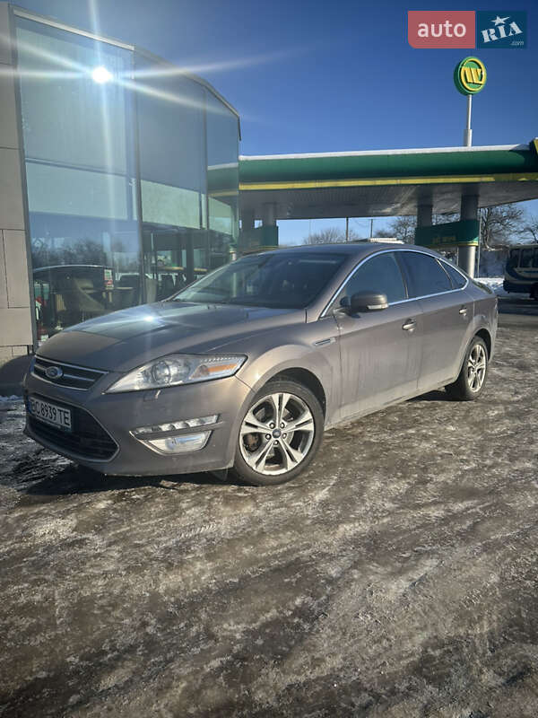 Седан Ford Mondeo 2013 в Львове