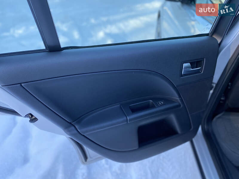 Лифтбек Ford Mondeo 2004 в Житомире