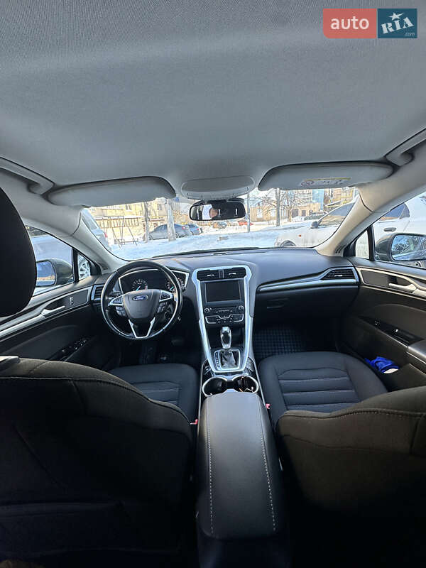 Седан Ford Mondeo 2015 в Новомосковську