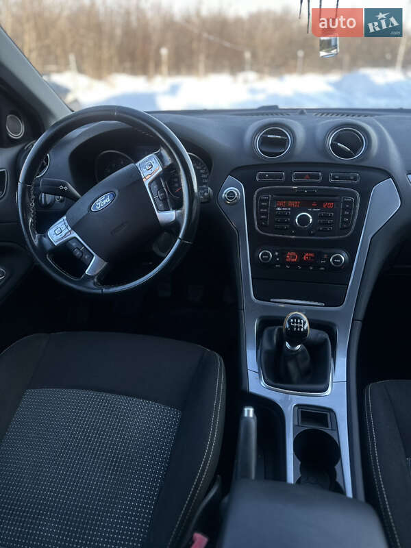 Седан Ford Mondeo 2011 в Ивано-Франковске