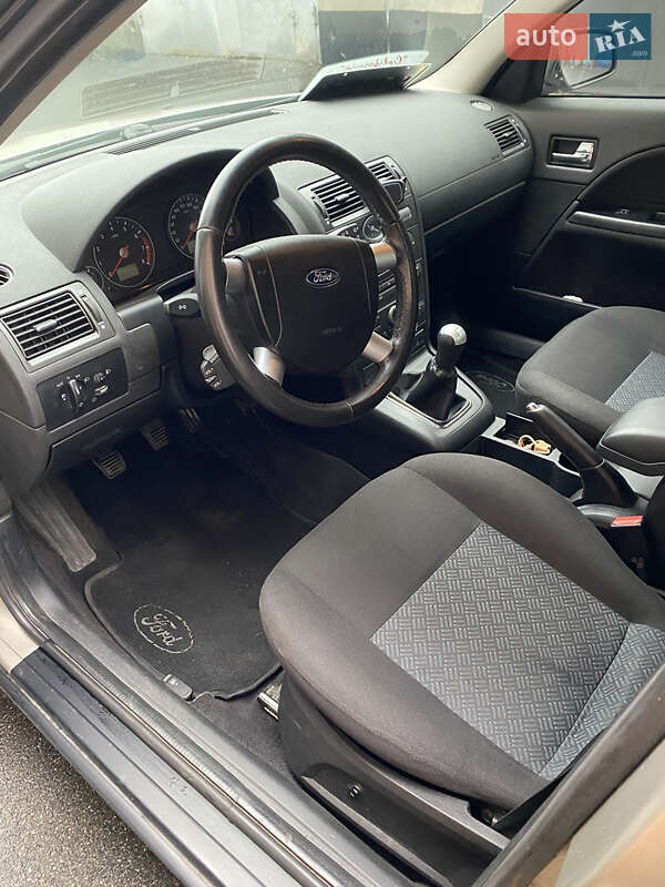 Седан Ford Mondeo 2005 в Киеве