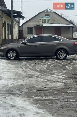 Седан Ford Mondeo 2012 в Окнах