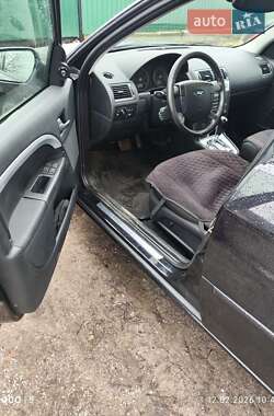 Седан Ford Mondeo 2004 в Синельниково