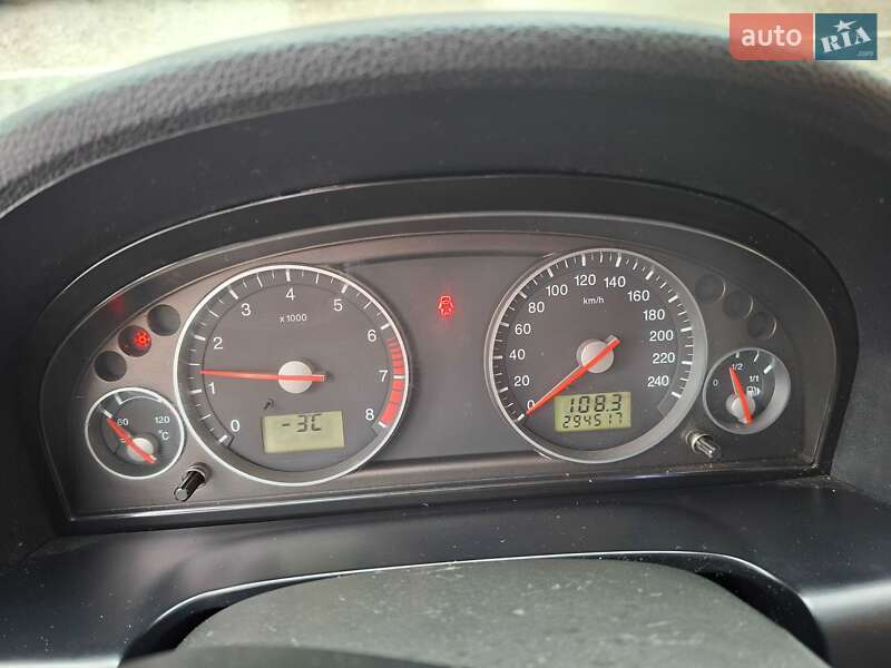 Седан Ford Mondeo 2004 в Мостиске