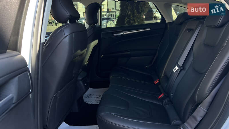 Седан Ford Mondeo 2015 в Львове