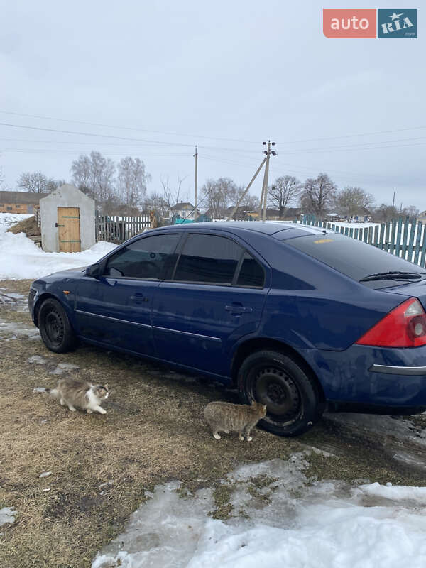 Седан Ford Mondeo 2001 в Остроге