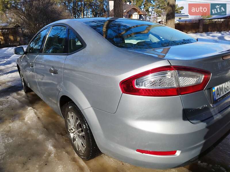 Седан Ford Mondeo 2013 в Житомире