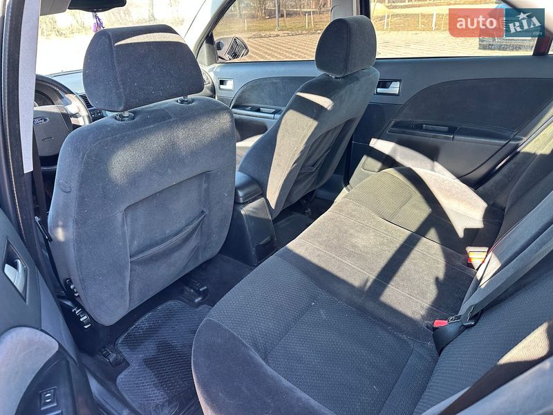 Седан Ford Mondeo 2002 в Чернівцях