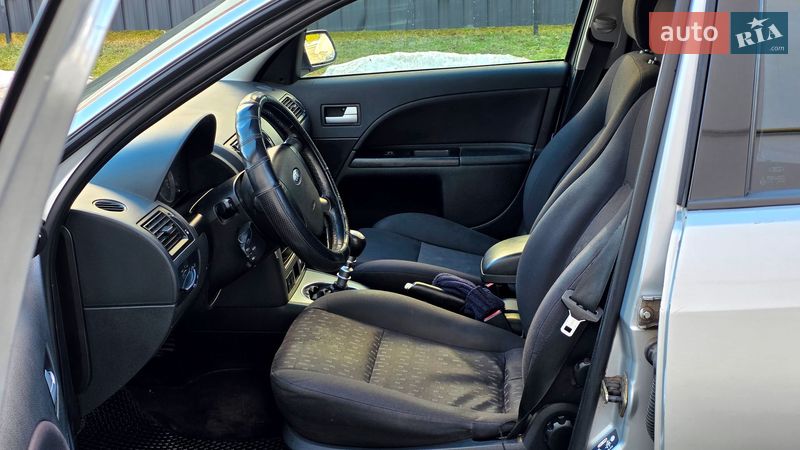 Універсал Ford Mondeo 2001 в Луцьку