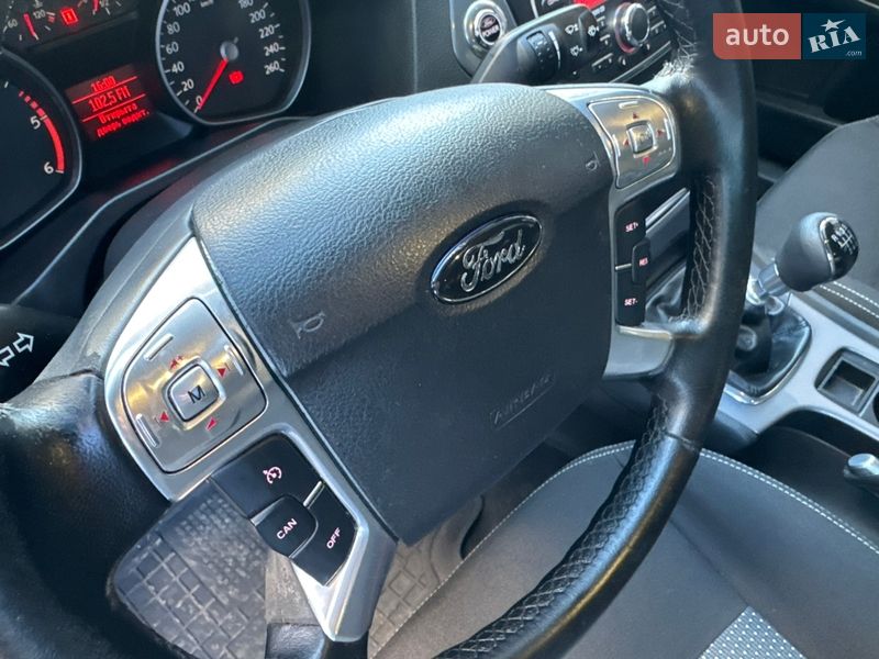 Седан Ford Mondeo 2011 в Хмельницком