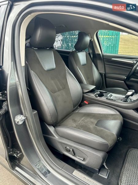 Седан Ford Mondeo 2016 в Киеве