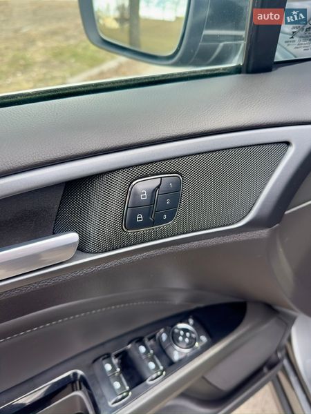 Седан Ford Mondeo 2016 в Киеве