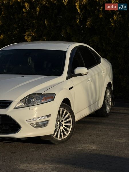 Седан Ford Mondeo 2012 в Стрию