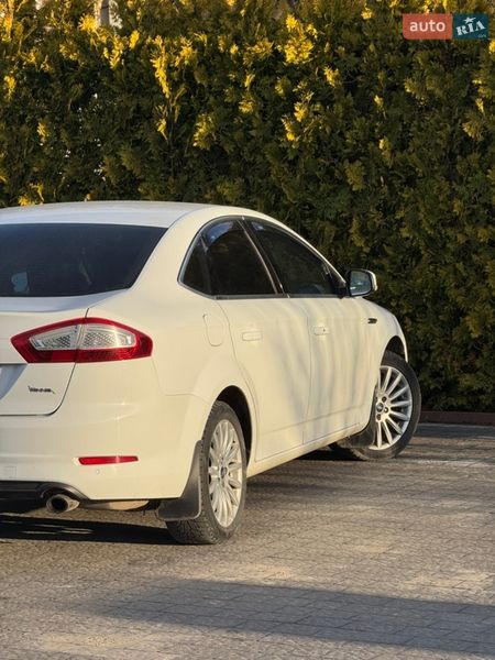 Седан Ford Mondeo 2012 в Стрию