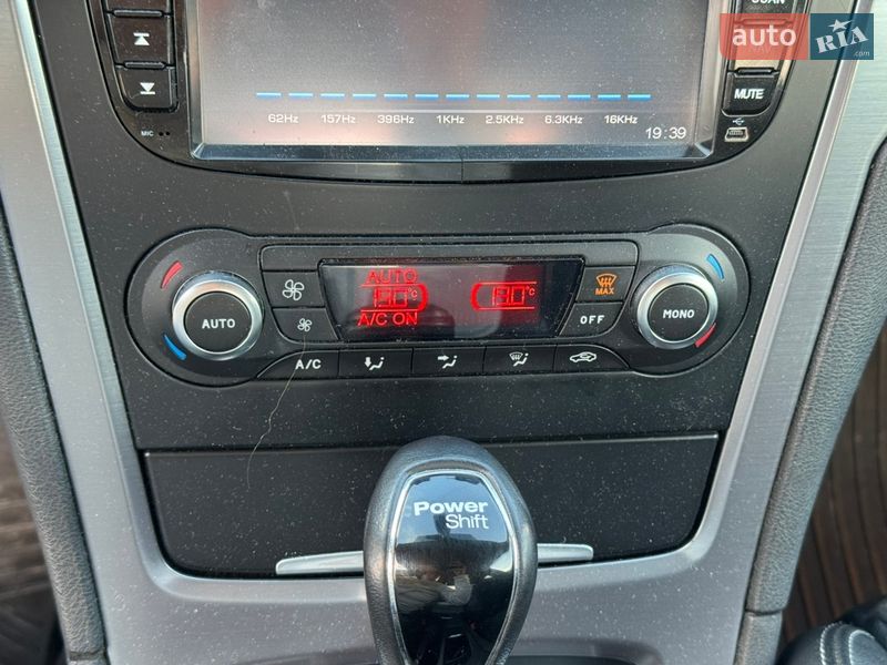 Седан Ford Mondeo 2012 в Стрию