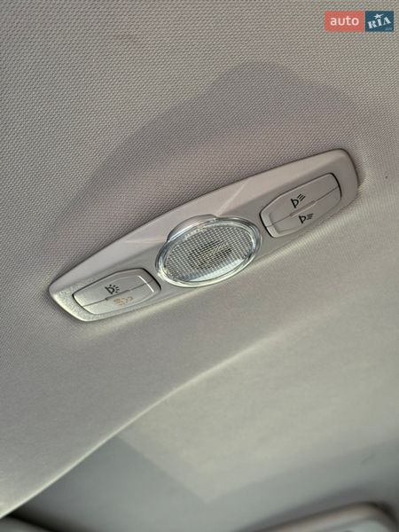 Седан Ford Mondeo 2012 в Стрию