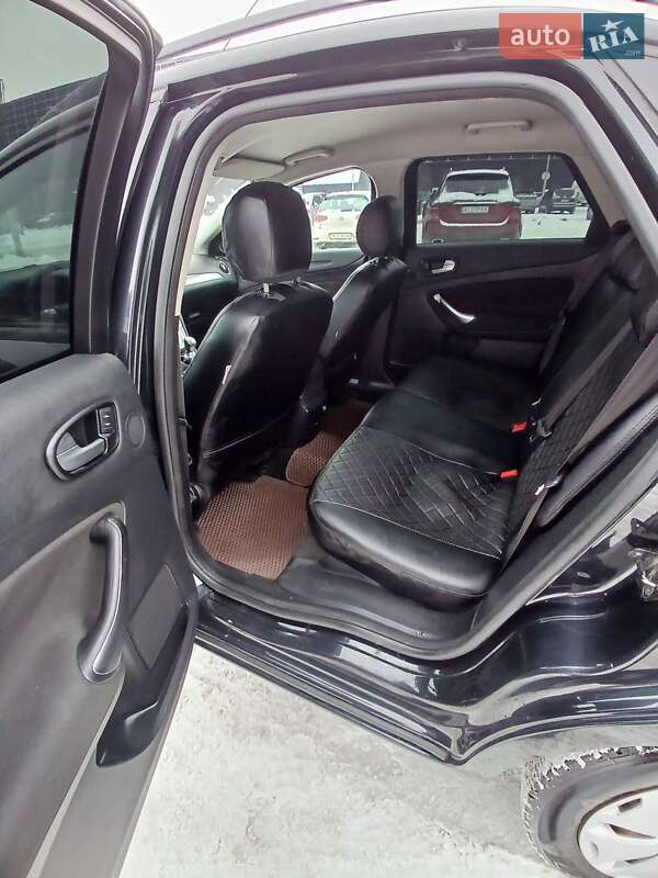 Універсал Ford Mondeo 2010 в Луцьку