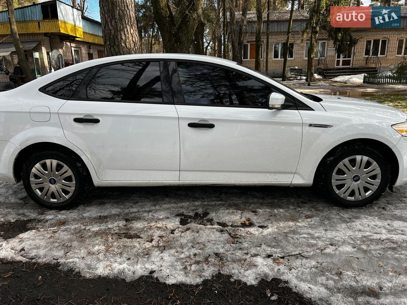 Седан Ford Mondeo 2011 в Киеве