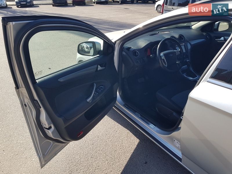 Универсал Ford Mondeo 2013 в Ровно
