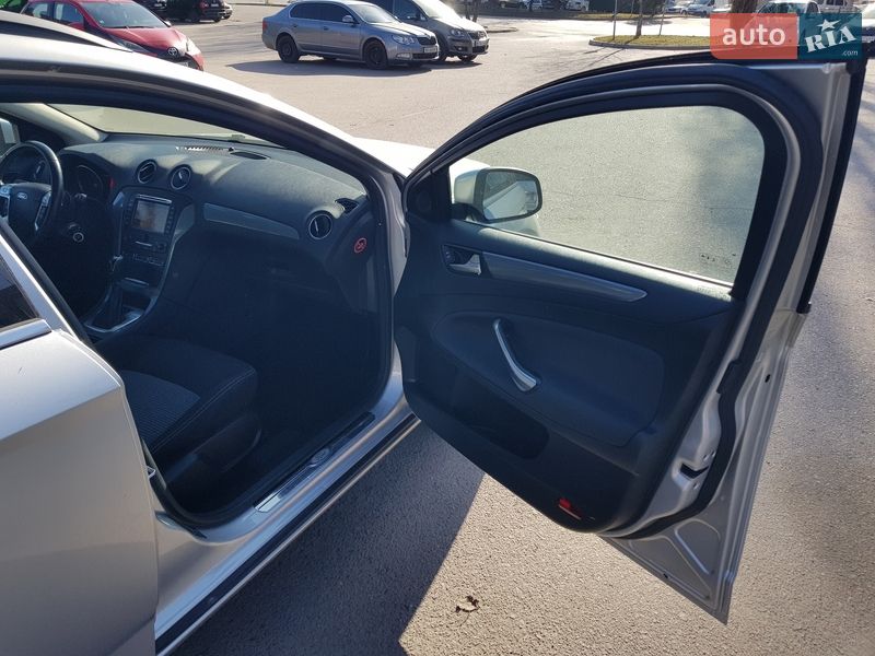 Универсал Ford Mondeo 2013 в Ровно