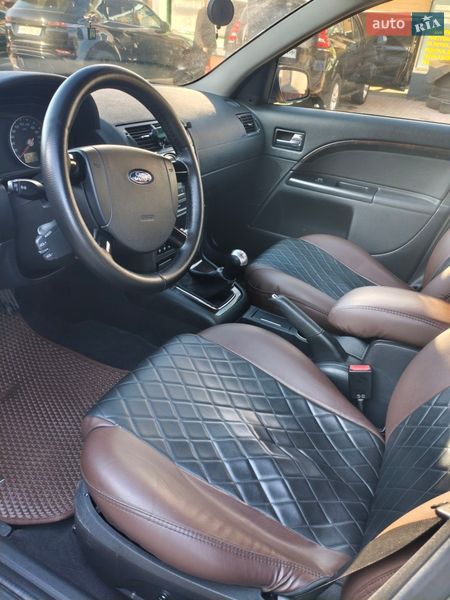 Седан Ford Mondeo 2005 в Киеве