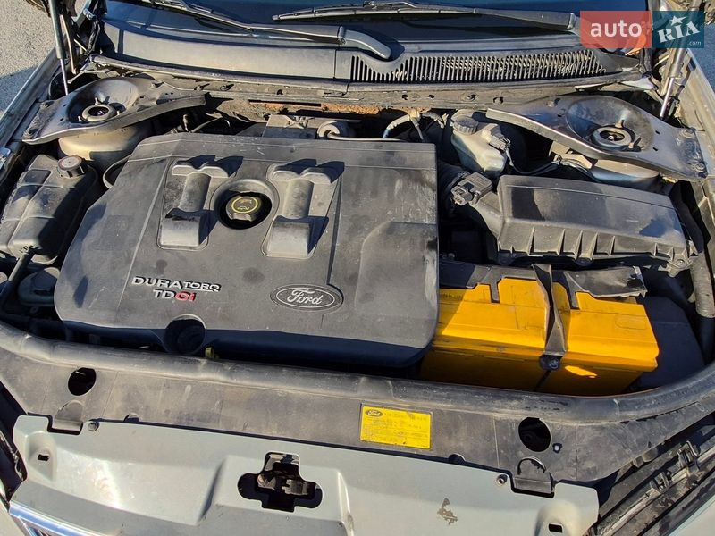 Ліфтбек Ford Mondeo 2004 в Гостомелі