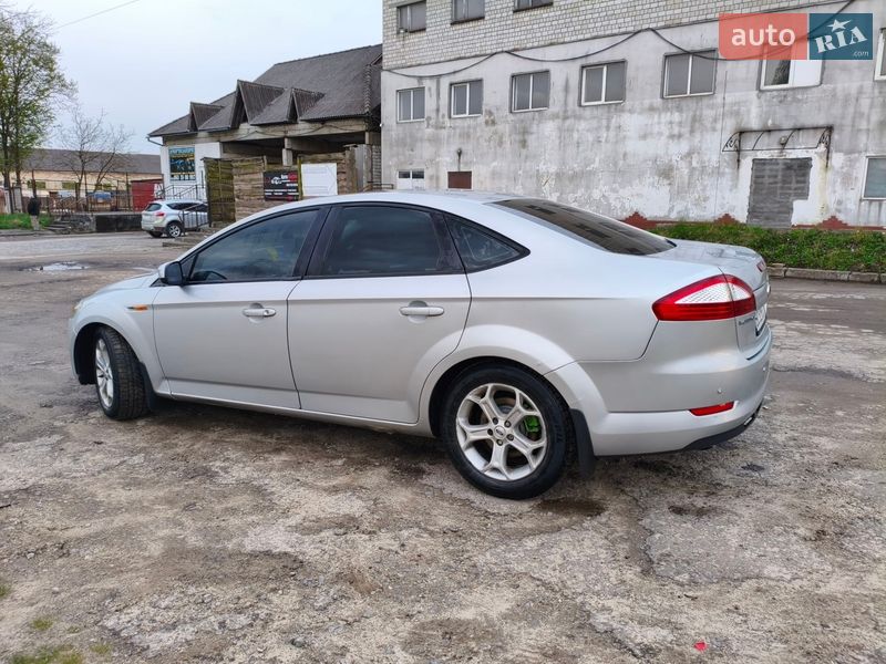 Седан Ford Mondeo 2007 в Новом Роздоле