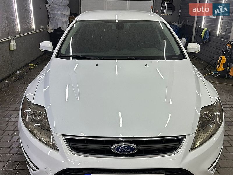 Лифтбек Ford Mondeo 2014 в Киеве