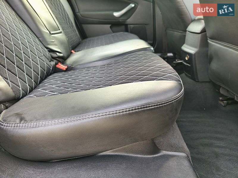 Седан Ford Mondeo 2011 в Козельщині