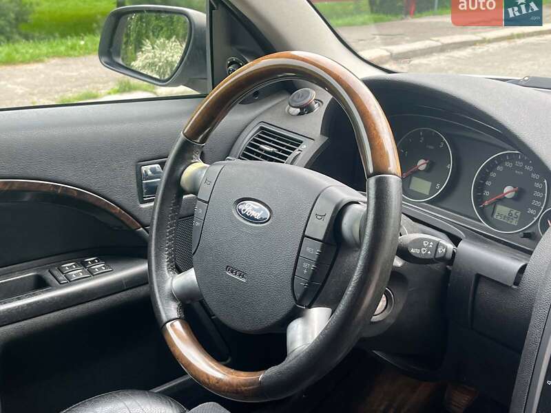 Седан Ford Mondeo 2004 в Киеве