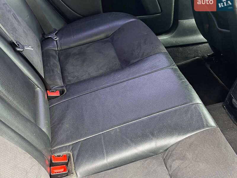 Седан Ford Mondeo 2004 в Киеве