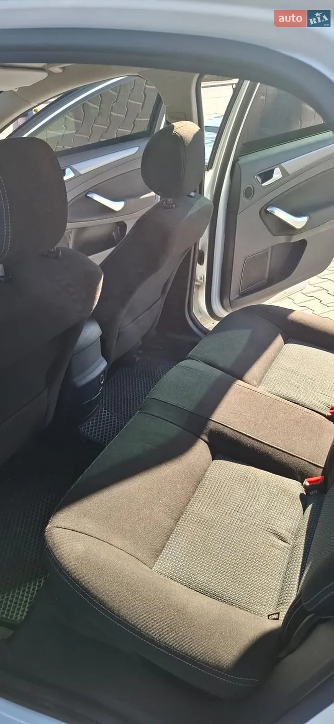 2011 Ford Mondeo - мініатюра 9