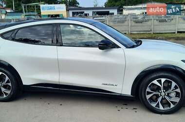 Позашляховик / Кросовер Ford Mustang Mach-E 2021 в 