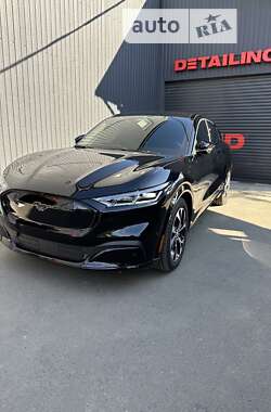 Внедорожник / Кроссовер Ford Mustang Mach-E 2021 в 