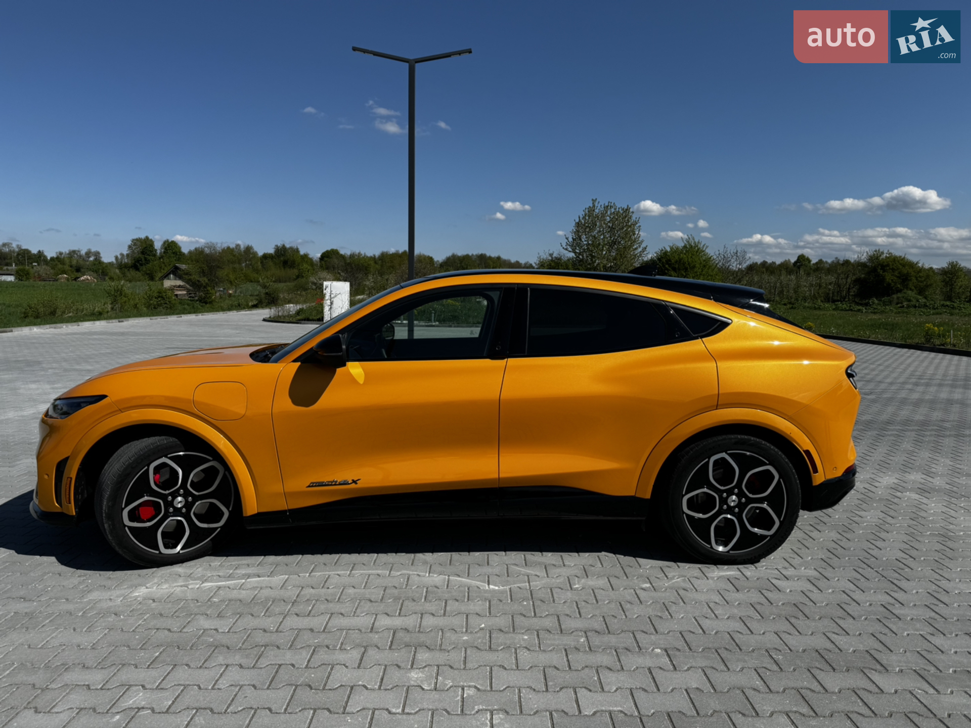 2022 Ford Mustang Mach-E - мініатюра 12