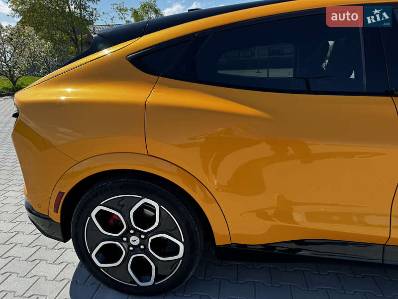 Позашляховик / Кросовер Ford Mustang Mach-E 2022 в Богородчанах