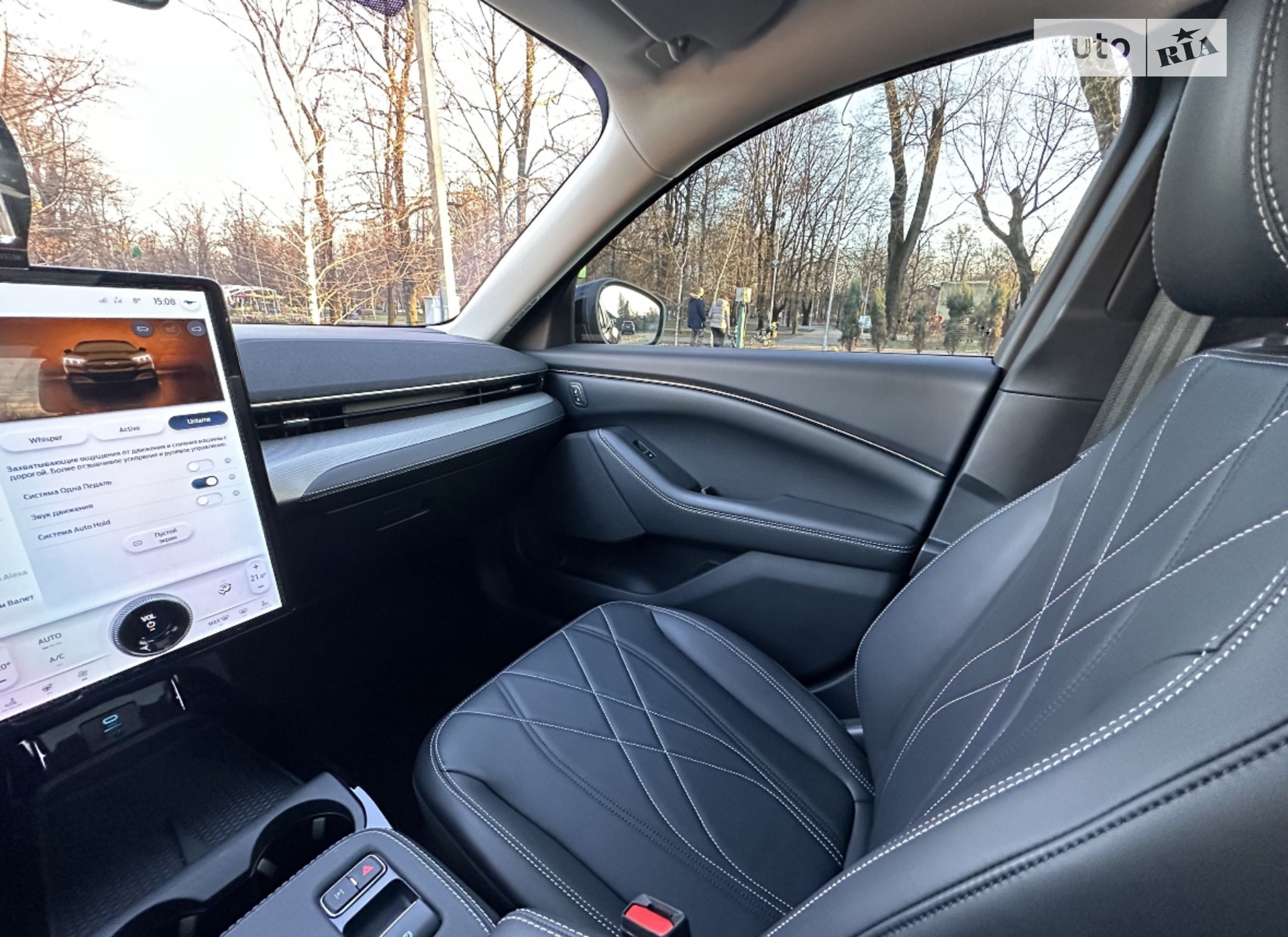 2022 Ford Mustang Mach-E - мініатюра 16