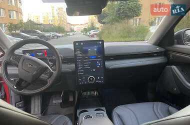 Позашляховик / Кросовер Ford Mustang Mach-E 2021 в 