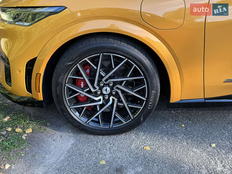 Позашляховик / Кросовер Ford Mustang Mach-E 2022 в Києві фото 4 Позашляховик / Кросовер Ford Mustang Mach-E 2022 в Києві