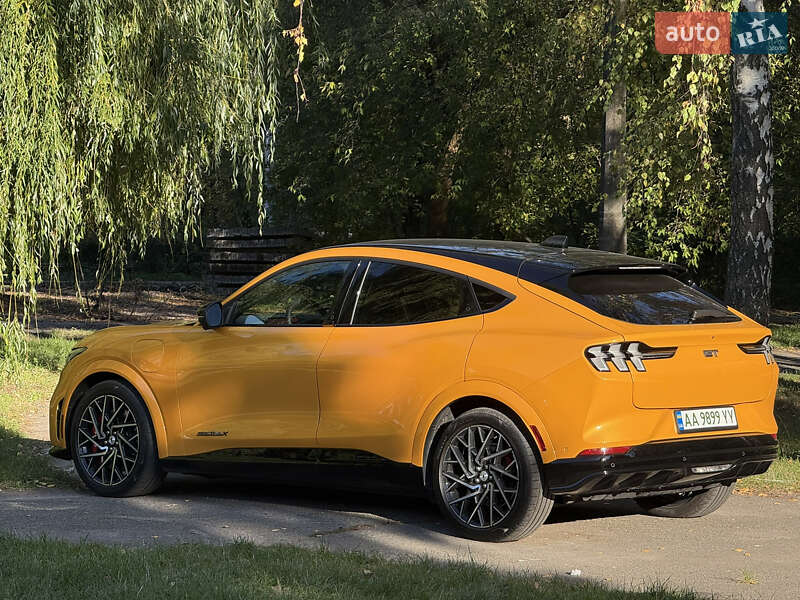 Позашляховик / Кросовер Ford Mustang Mach-E 2022 в Києві