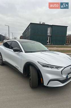 Позашляховик / Кросовер Ford Mustang Mach-E 2022 в 