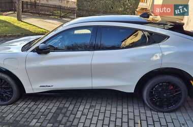 Позашляховик / Кросовер Ford Mustang Mach-E 2021 в 