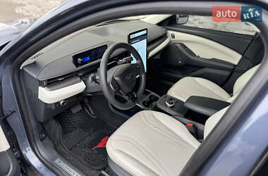 Внедорожник / Кроссовер Ford Mustang Mach-E 2021 в 