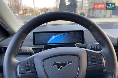 Позашляховик / Кросовер Ford Mustang Mach-E 2021 в 
