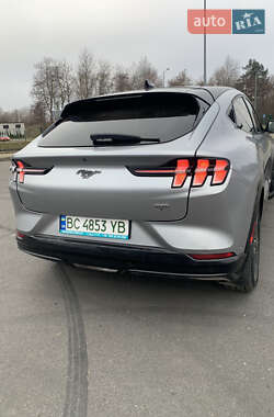 Позашляховик / Кросовер Ford Mustang Mach-E 2021 в 