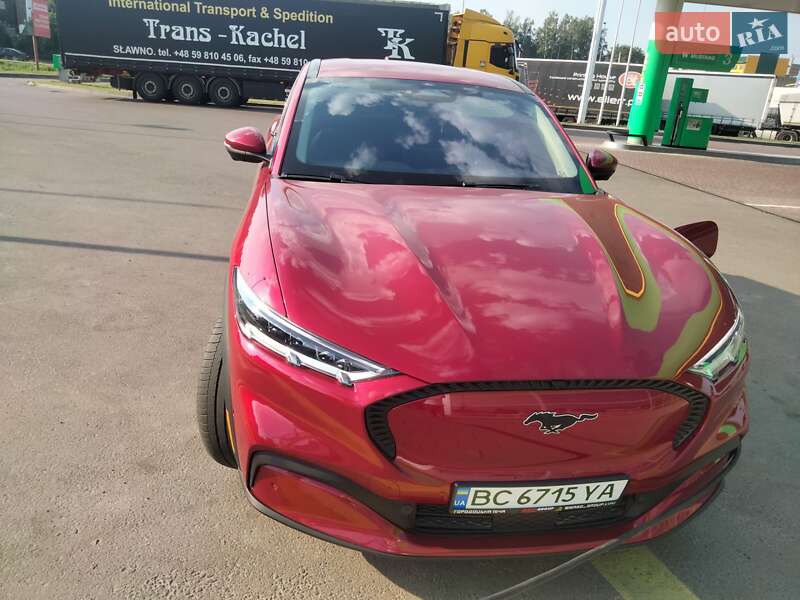 Внедорожник / Кроссовер Ford Mustang Mach-E 2021 в 