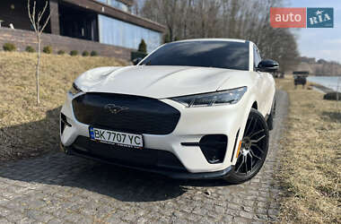 Внедорожник / Кроссовер Ford Mustang Mach-E 2021 в 