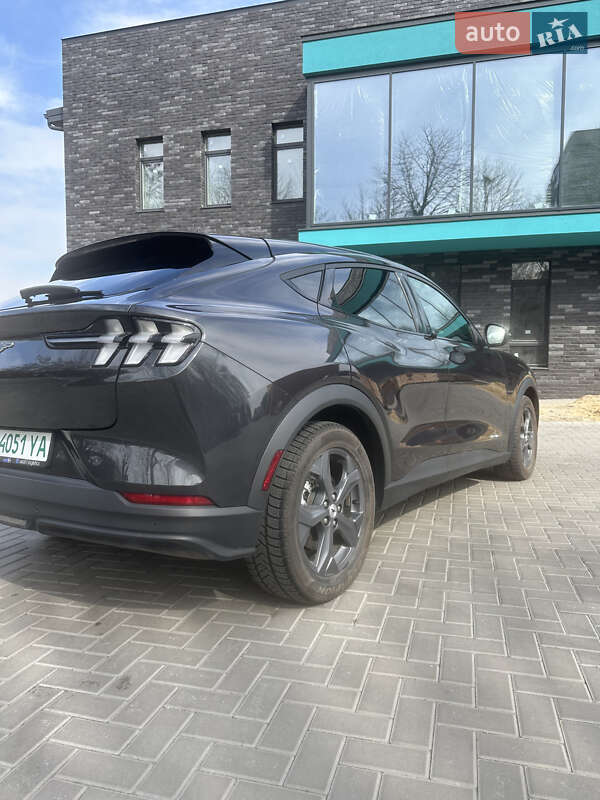 Позашляховик / Кросовер Ford Mustang Mach-E 2021 в Рівному